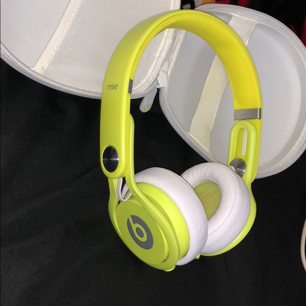 Beats Mixr